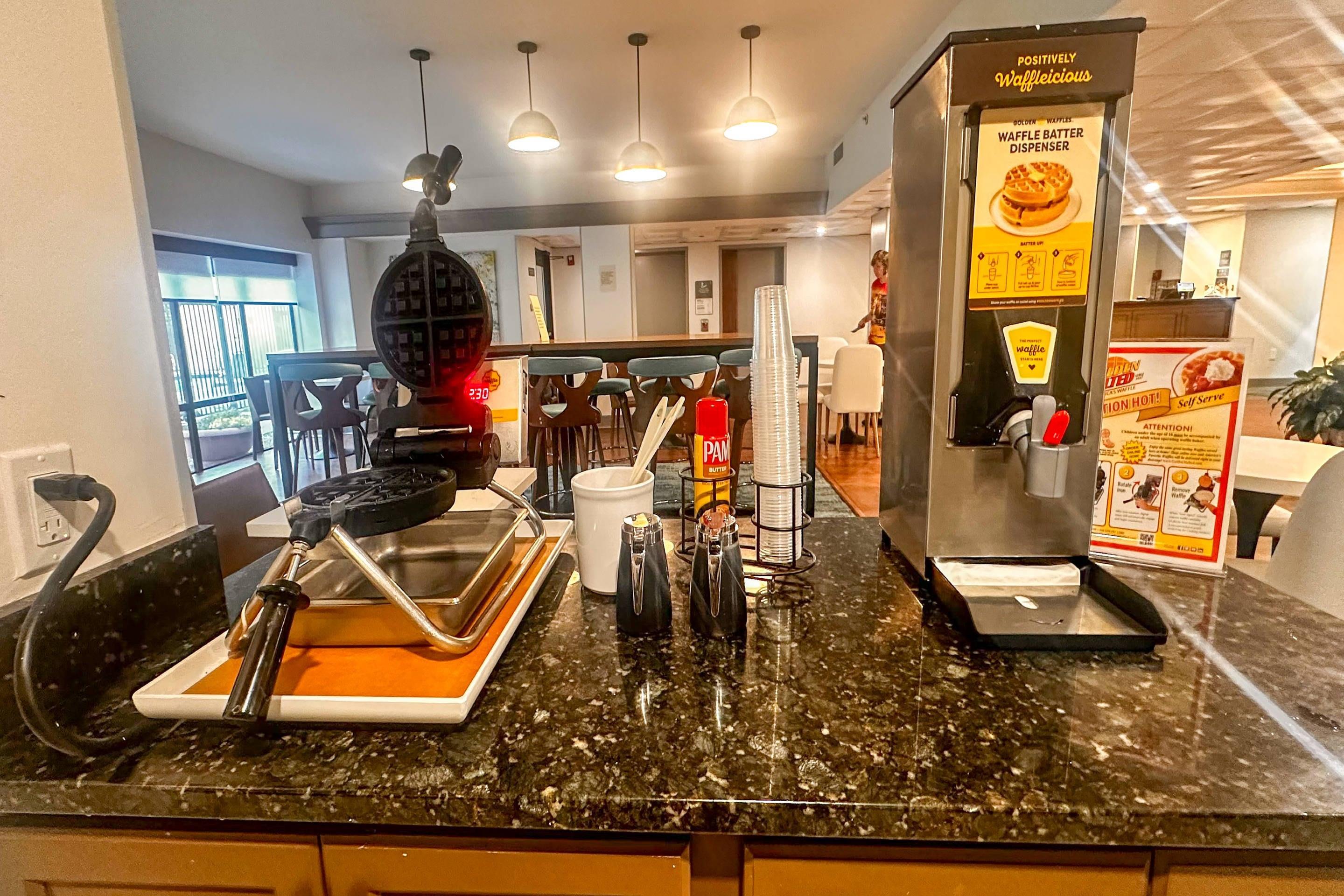 Breakfast area | Comfort Inn Saco-Old Orchard Beach