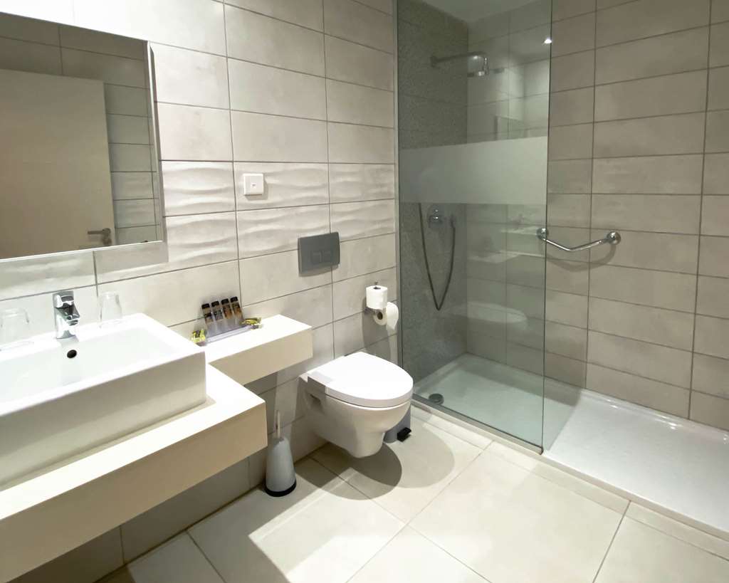 ANESIS HOTEL-guestroom-Guest Room,Bathroom,On-Site.jpg