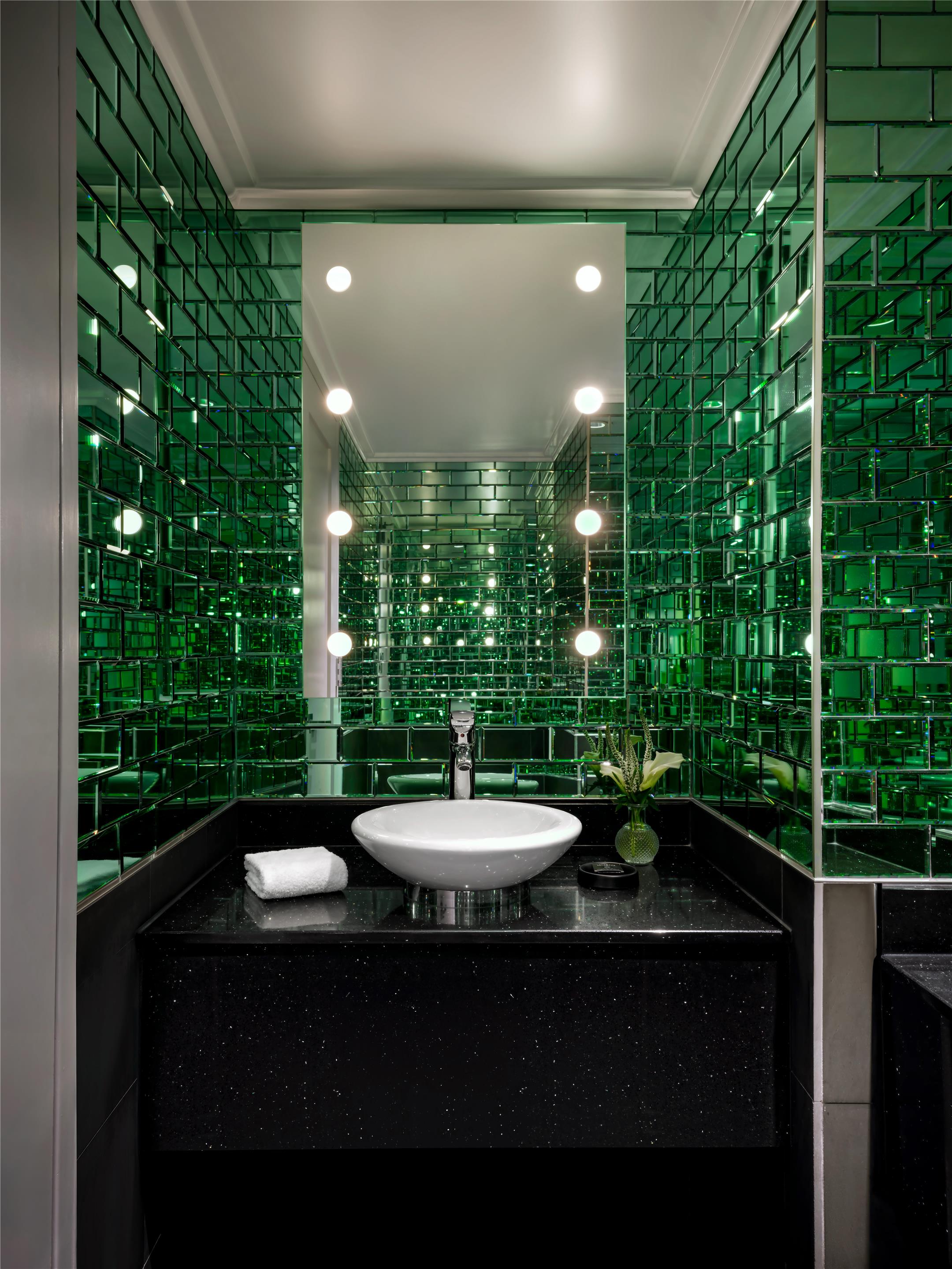 Guest room bath