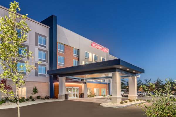 Exterior view - Hampton Inn Bedford
