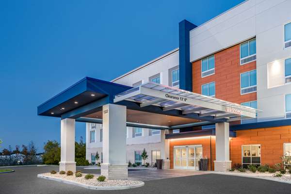 Exterior view - Hampton Inn Bedford