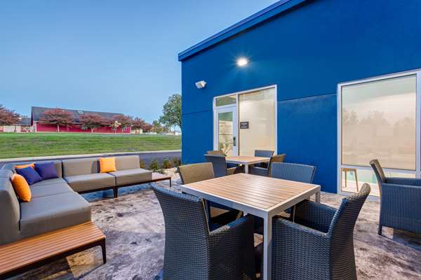 Exterior view - Hampton Inn Bedford