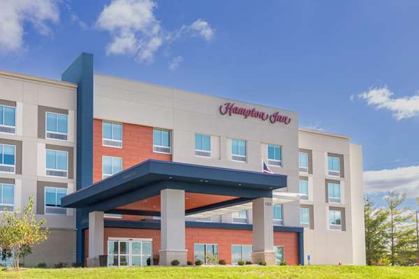 Exterior view - Hampton Inn Bedford