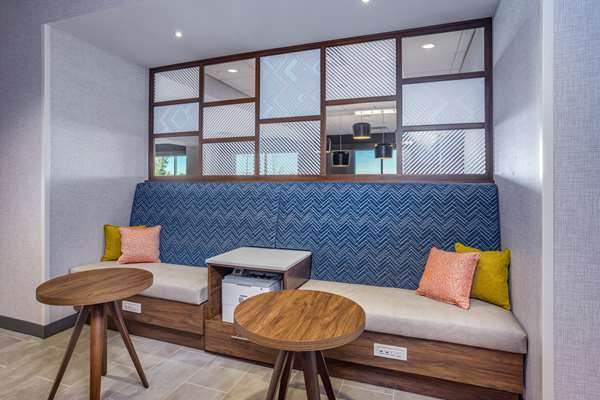 Conference Area - Hampton Inn Bedford