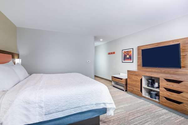  - Hampton Inn Bedford