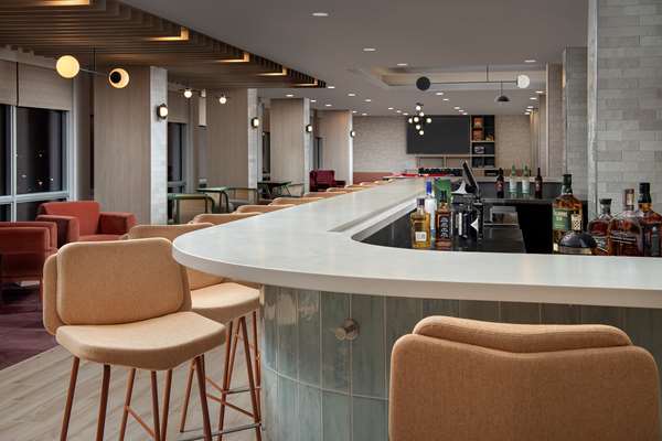 Bar - Tru by Hilton Hotel Airport South Blue Lagoon Miami