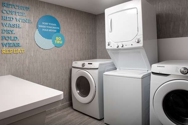  - Tru by Hilton Hotel Airport South Blue Lagoon Miami