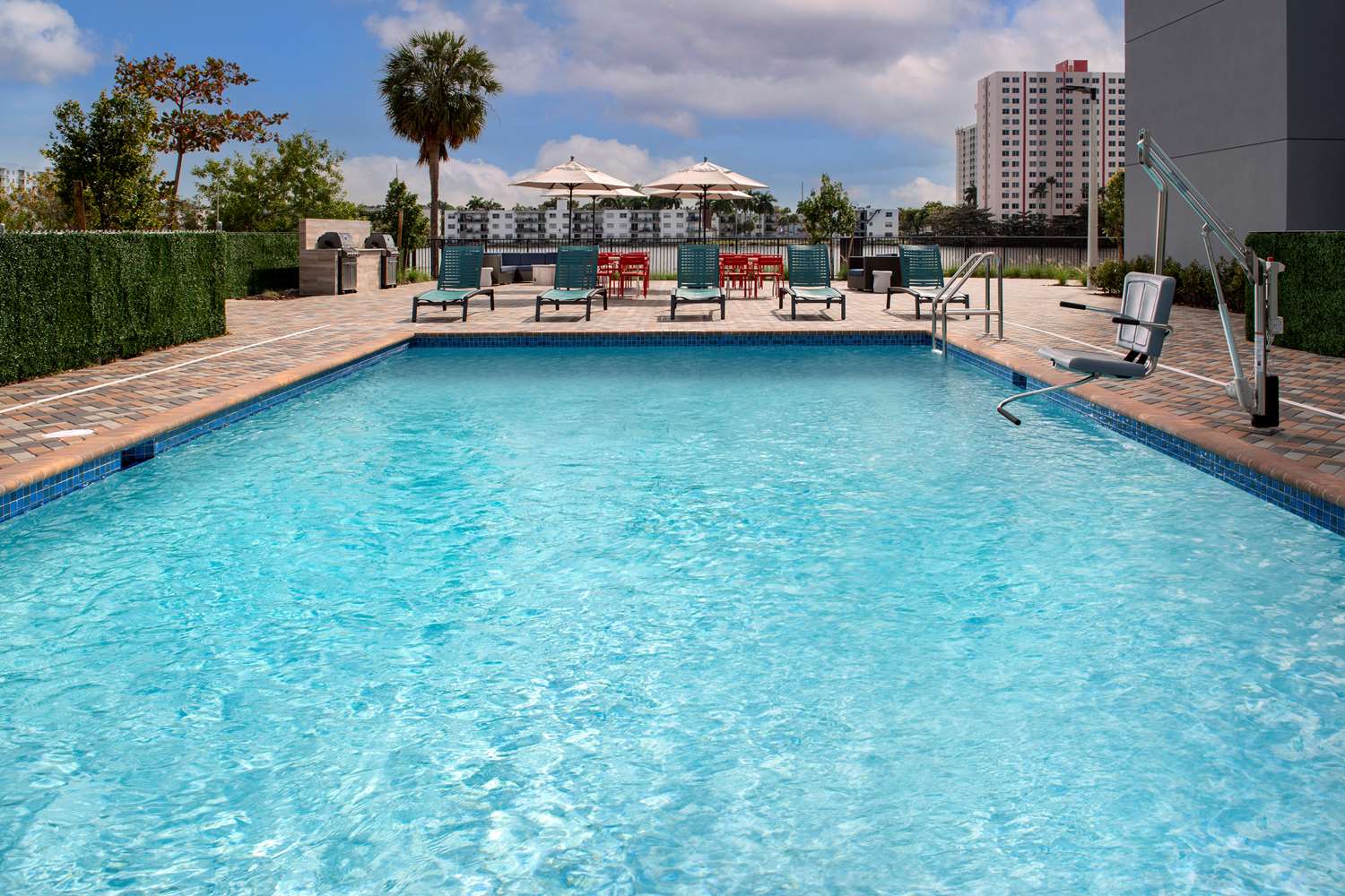 Tru by Hilton Miami Airport South Blue Lagoon