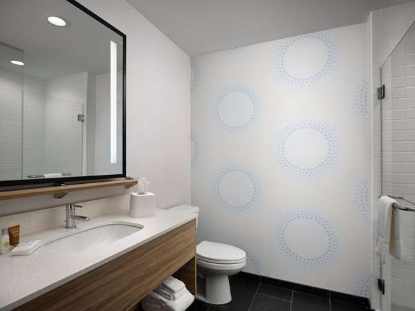  - Tru by Hilton Hotel Tupelo