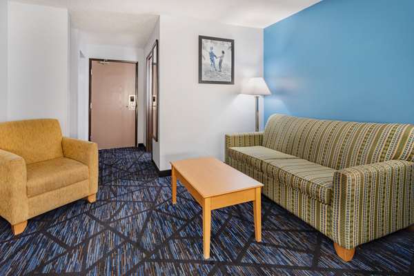 Suite - AmericInn Quincy