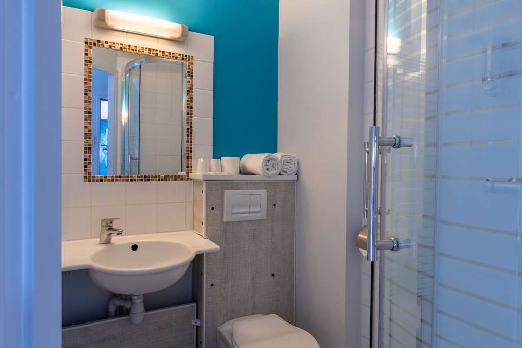 OG ACCESS INNOSTAR-guestroom-Guest Room,Bathroom,On-Site.jpg