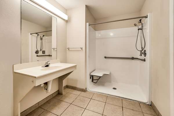  - Rodeway Inn Sandersville