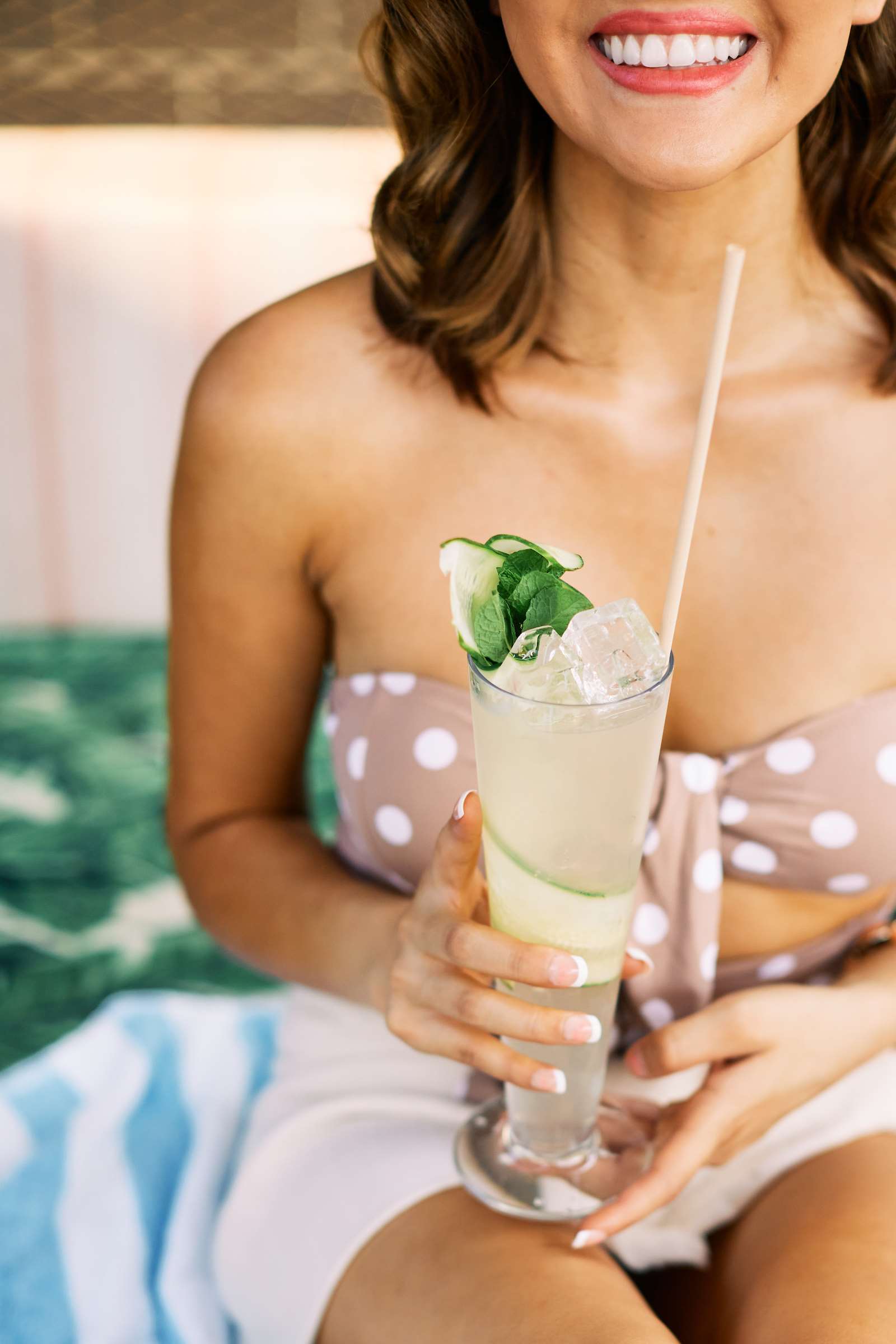 Rise Lifestyle Poolside drinks | RISE Uptown