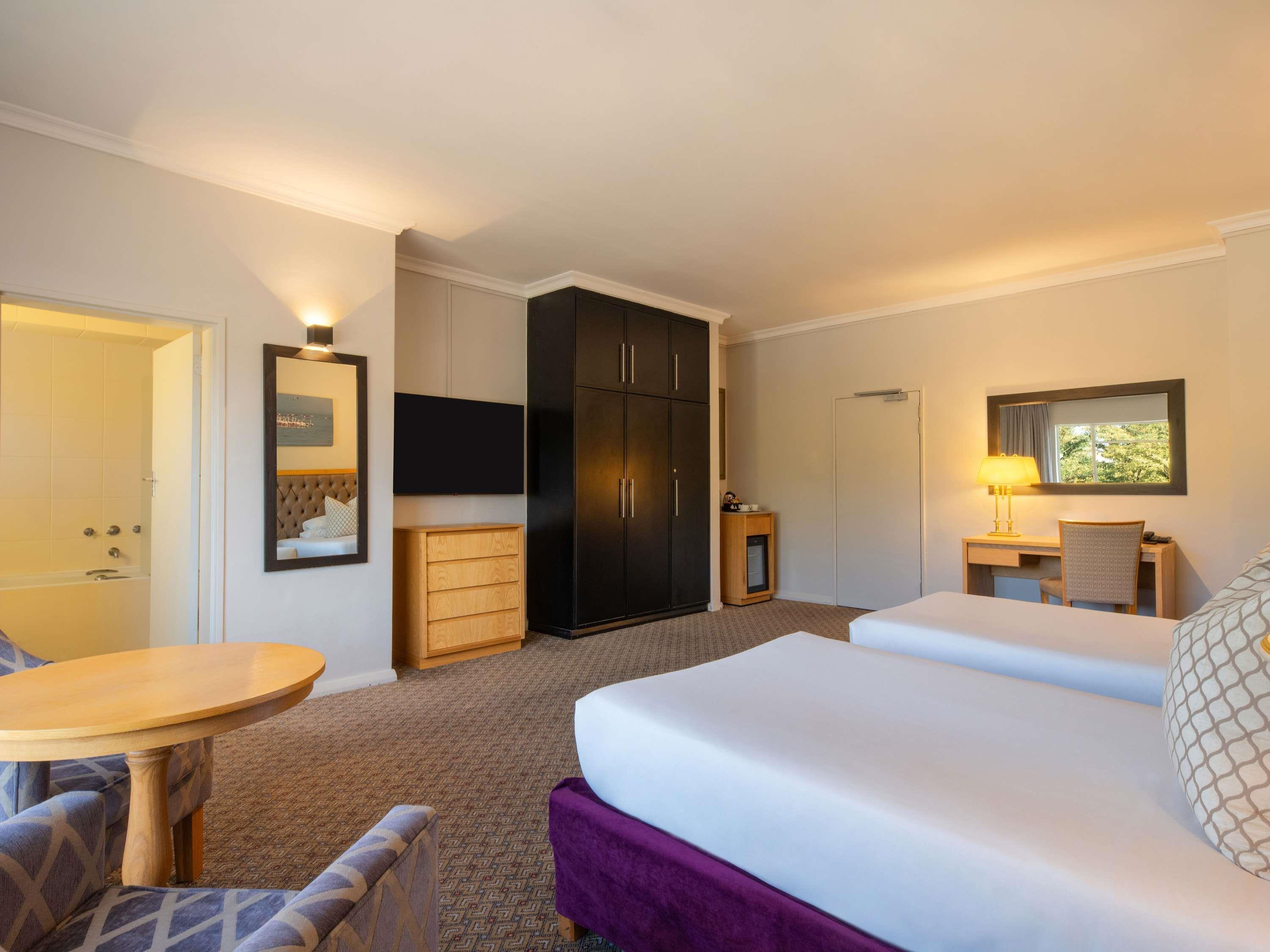 Mercure Hotel Windhoek Room Type - Classic Room with Twin Beds