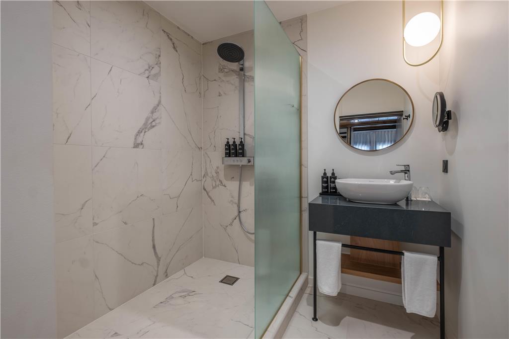Cour des Loges Lyon, A Radisson Collection Hotel