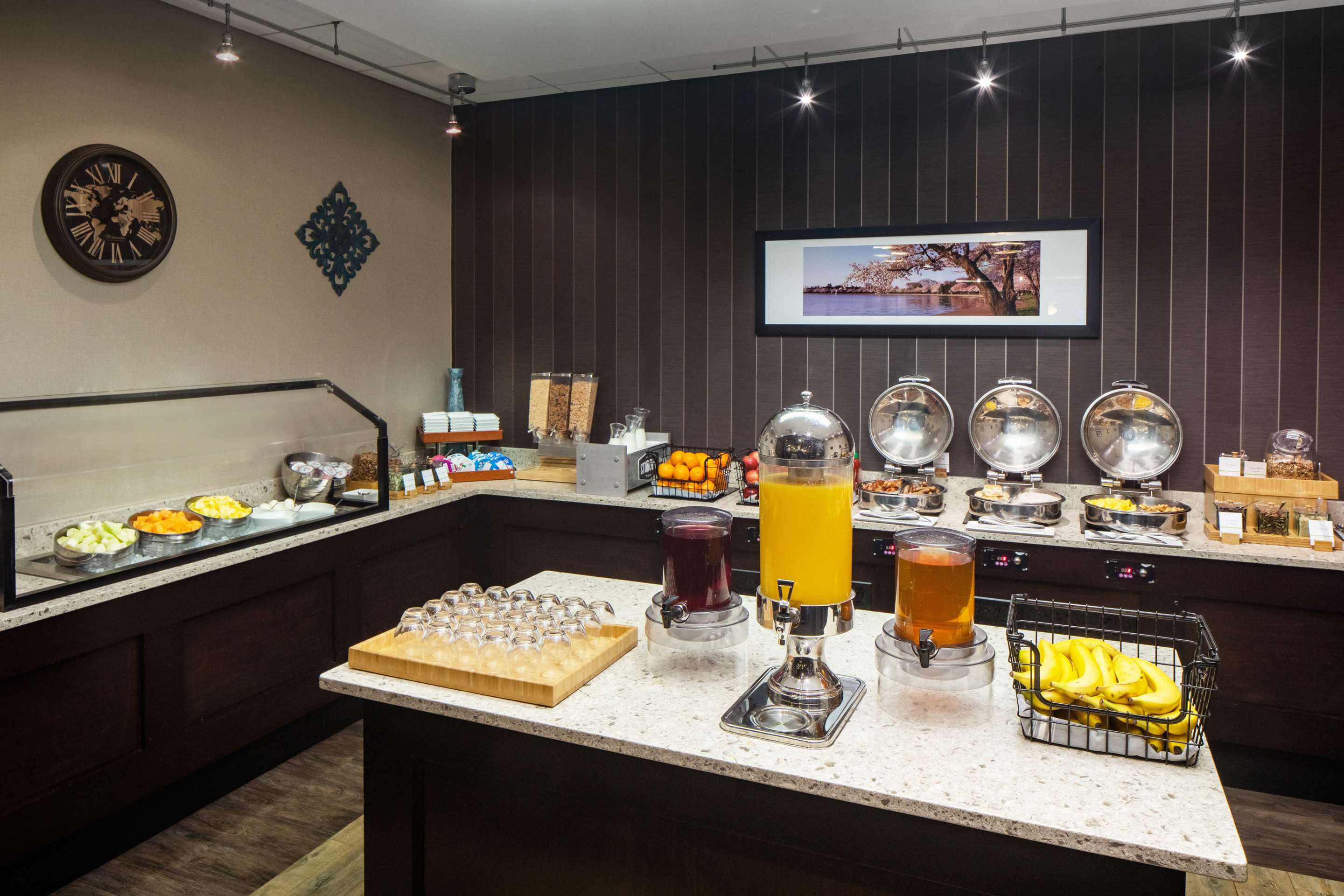 Breakfast Area | DoubleTree by Hilton Silver Spring Washington DC North