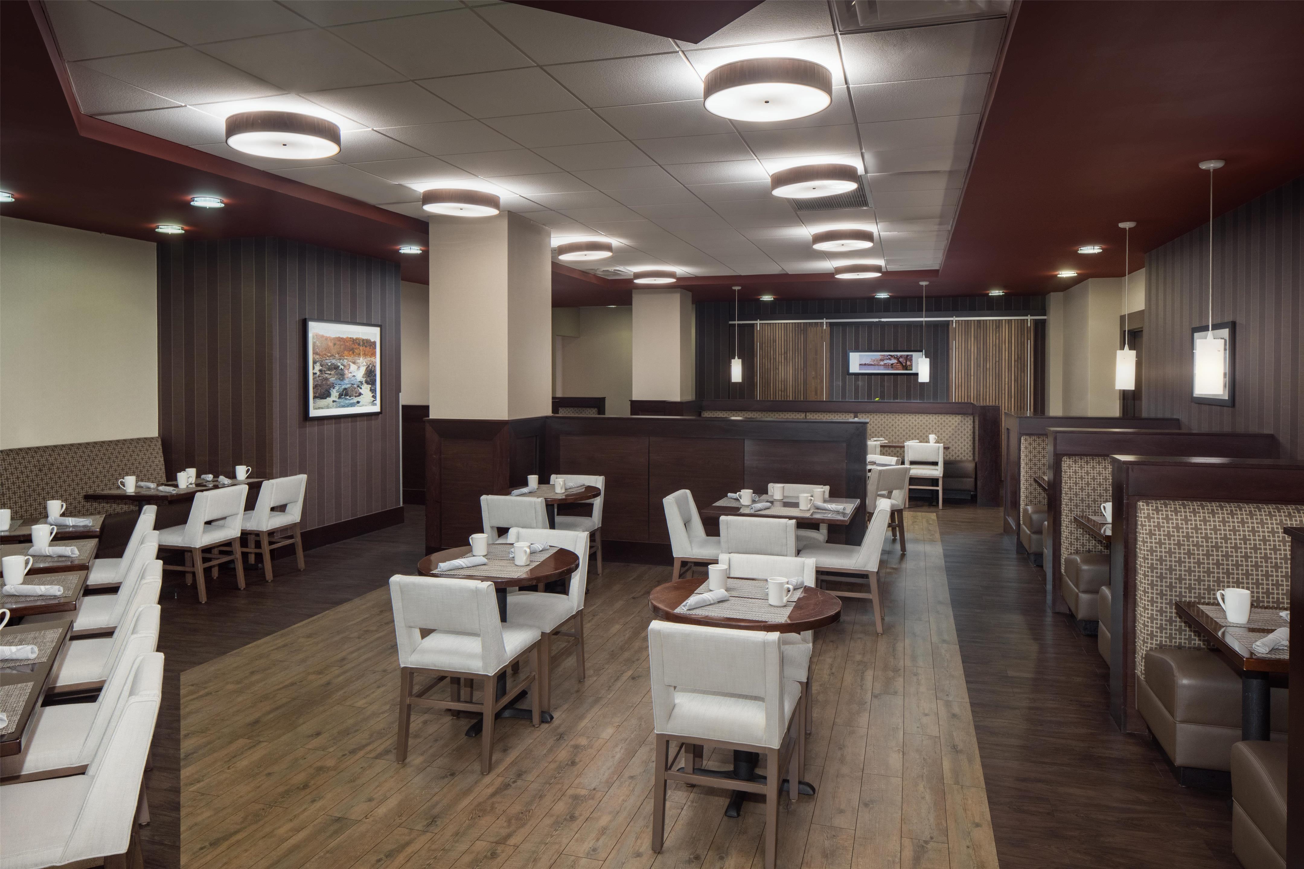 Restaurant | Doubletree by Hilton Washington DC Silver Spring