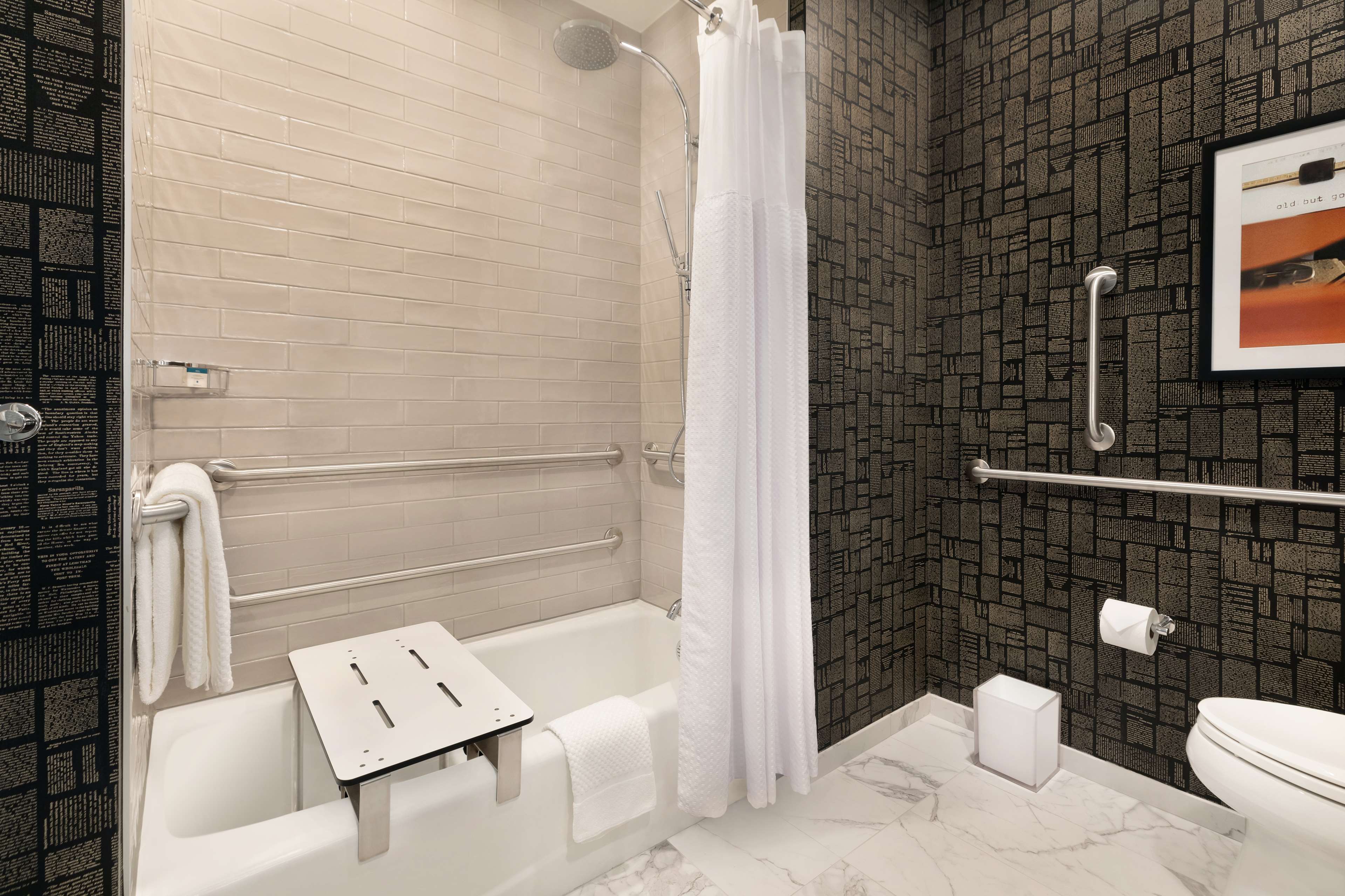 The Slate Denver, Tapestry Collection by Hilton Room Type - 2 QUEEN MOB HR ACC TUB