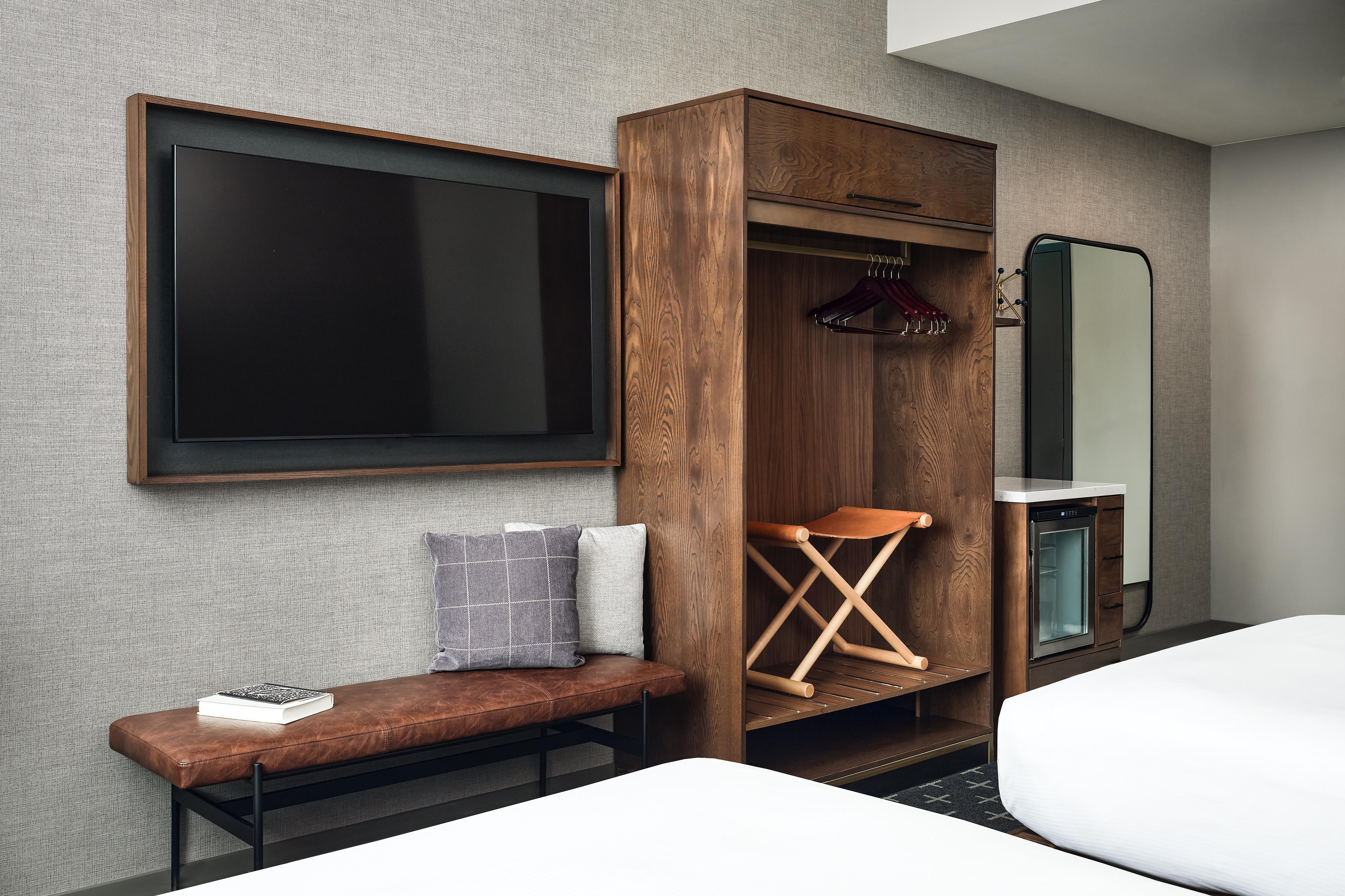 The Slate Denver, Tapestry Collection by Hilton Room Type - 2 QUEEN MTN VIEW
