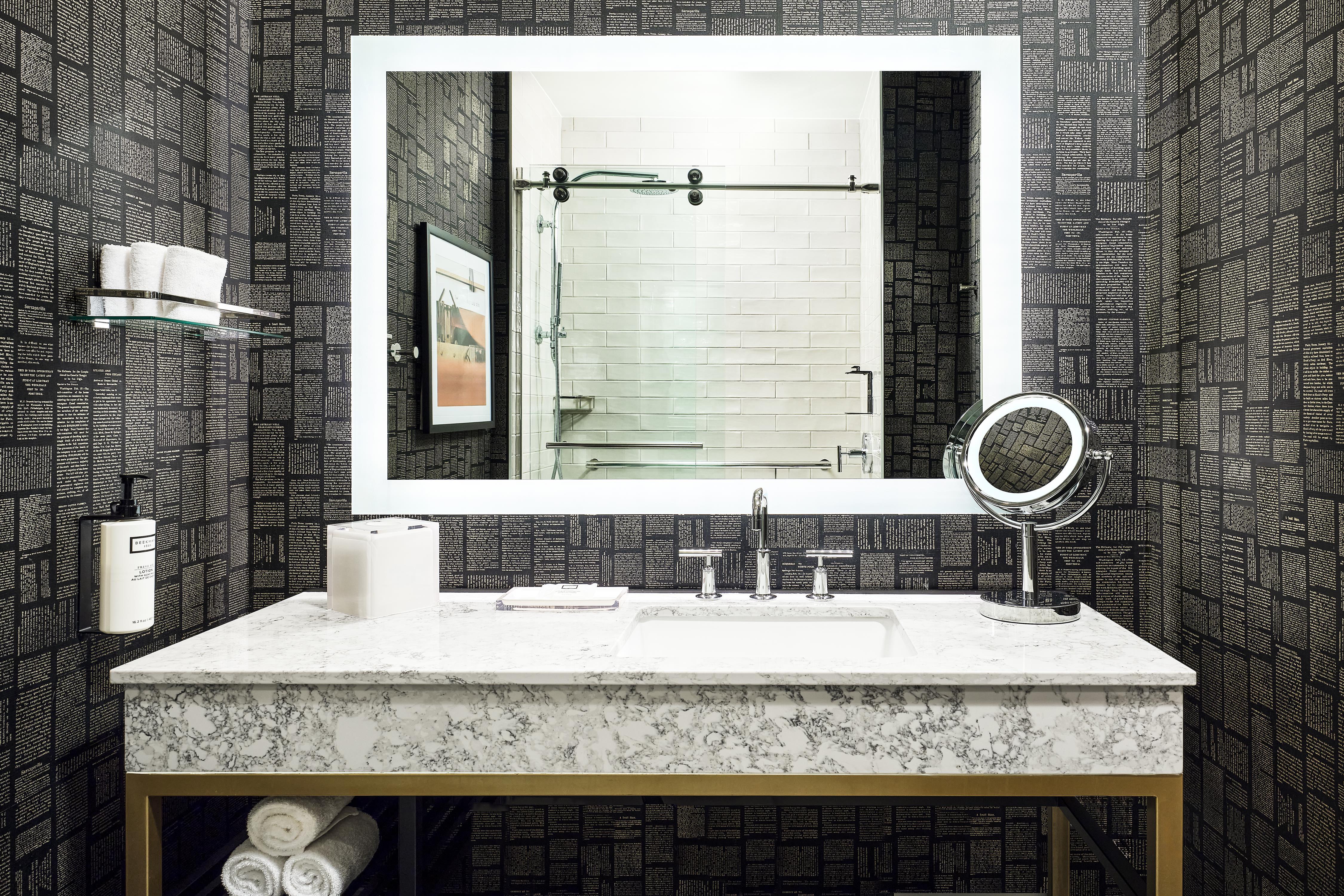 The Slate Denver, Tapestry Collection by Hilton Room Type - 1 KING HEARING ACCESSIBLE