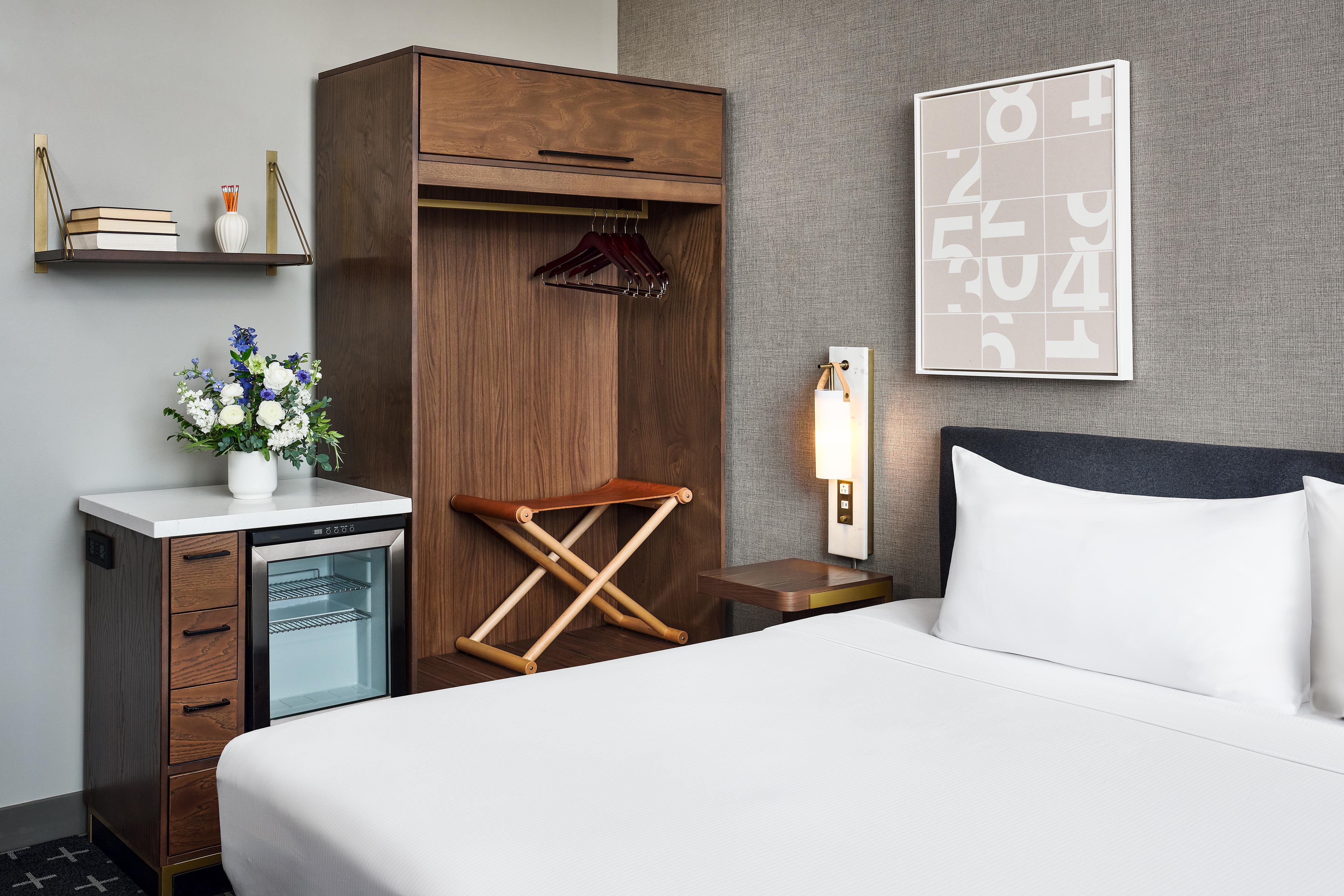 The Slate Denver, Tapestry Collection by Hilton Room Type - 1 KING JR SUITE M H ACCTUB