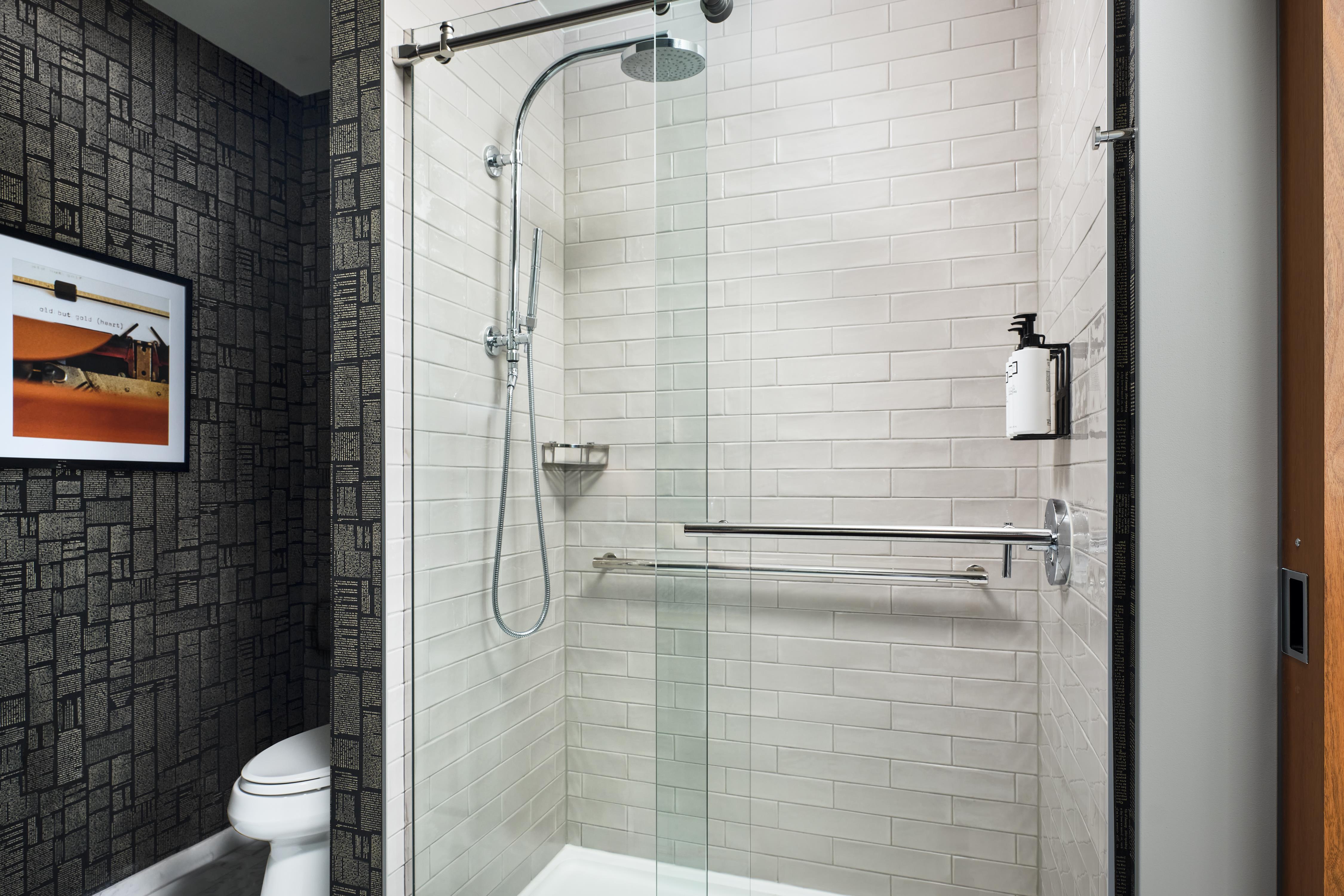 The Slate Denver, Tapestry Collection by Hilton Room Type - 1KNG SUITE MOB HR ACC RIS