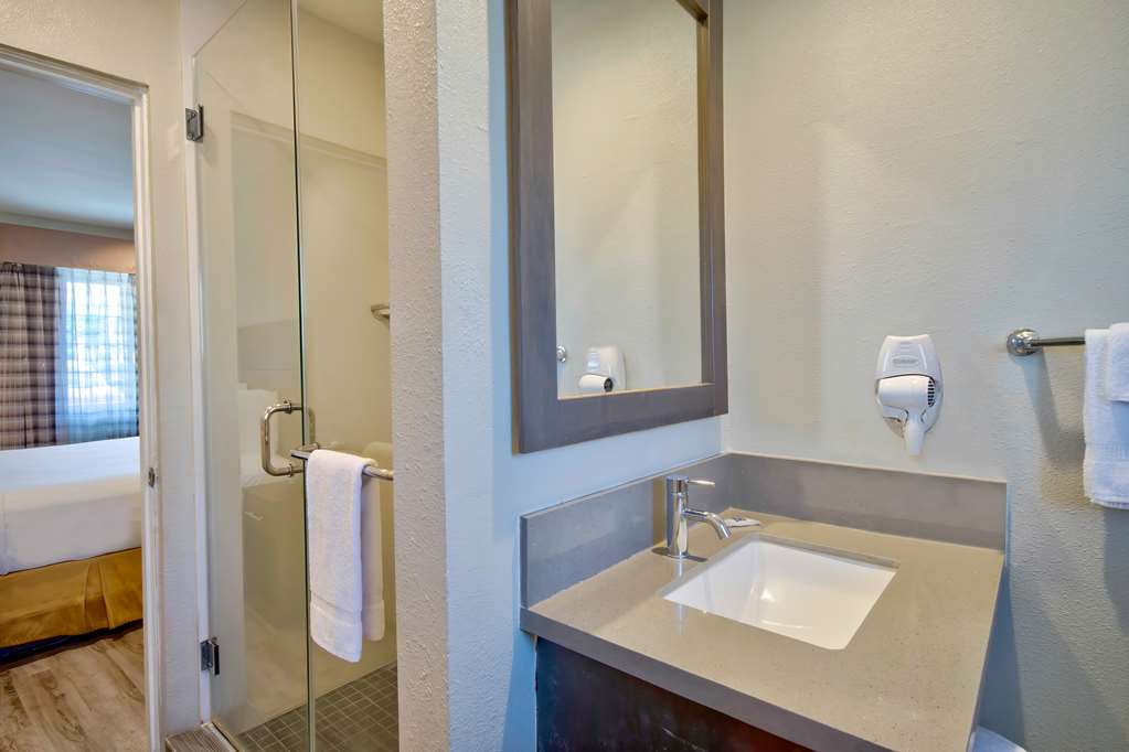 STUDIO 6 ROSEMEAD, CA  PASADENA-guestroom-Guest Room,On-Site.jpg