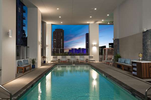 Pool - YOTELPAD Condos Downtown Miami - I-95, Exit 2A & 3B
