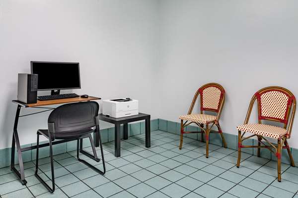 Conference Area - Vacation Villas 2 Kissimmee