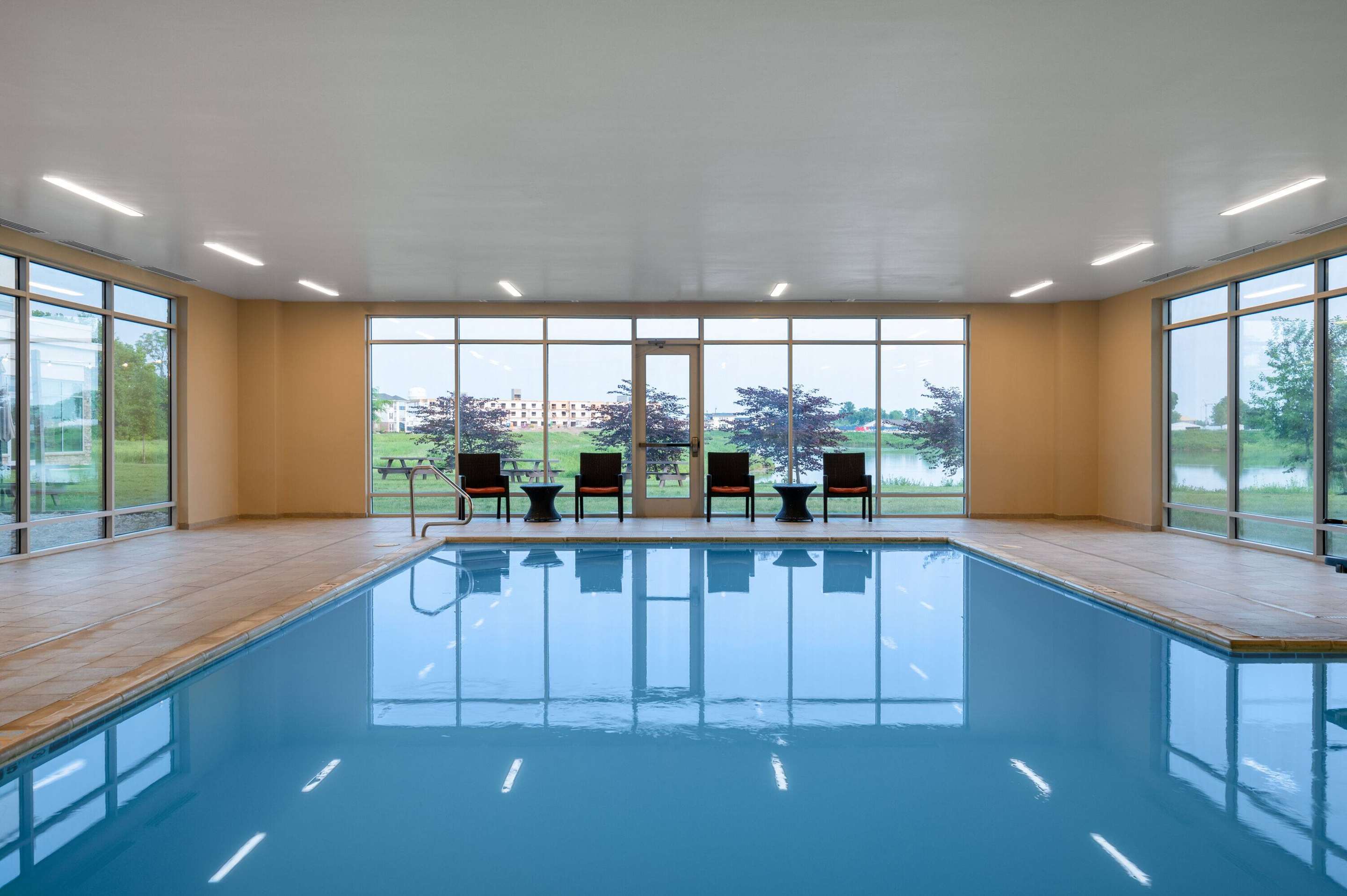 Pool - indoor