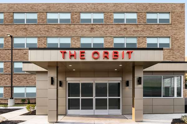 Exterior view - Orbit Hotel Fairview Park - I-480, Exit 9