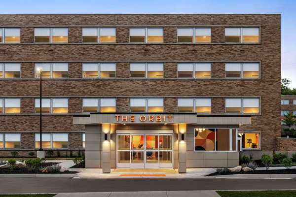 Exterior view - Orbit Hotel Fairview Park - I-480, Exit 9