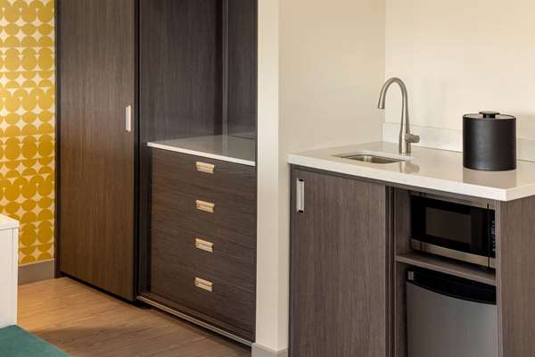  - Orbit Hotel Fairview Park - I-480, Exit 9