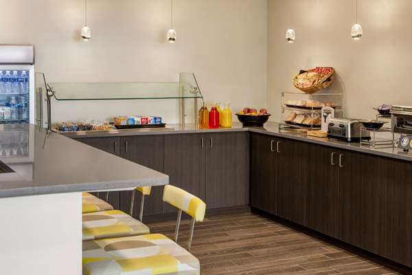 Restaurant - Orbit Hotel Fairview Park - I-480, Exit 9