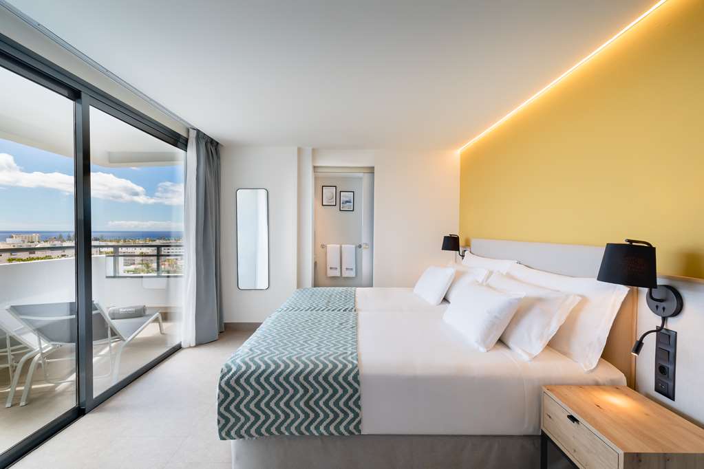 BARCELO MARGARITAS ROYAL LEVEL-guestroom-Guest Room,Suite,On-Site.jpg