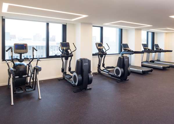 Fitness/ Exercise Room - Study at University of Chicago Hotel