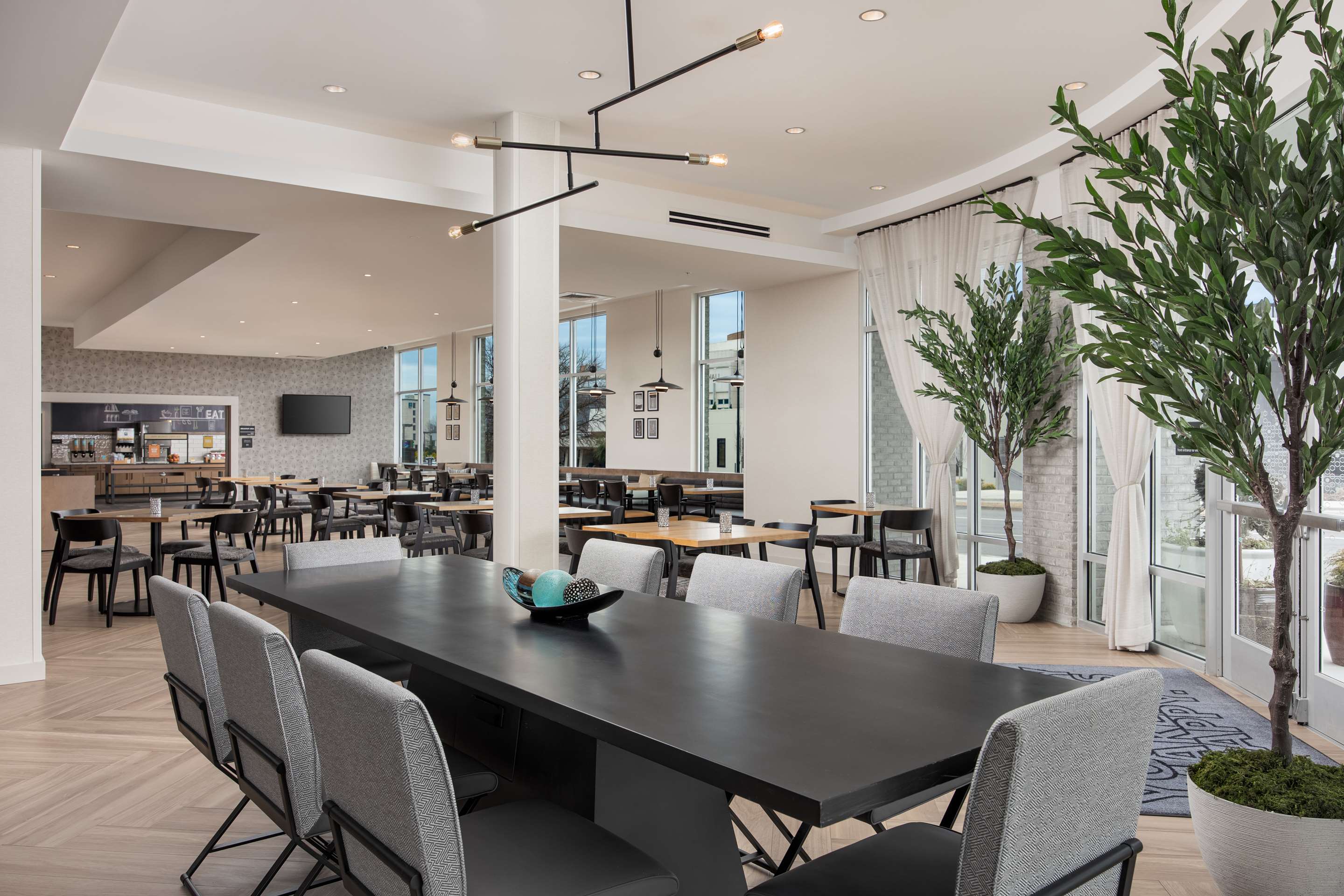 Restaurant | Hampton Inn & Suites Huntsville Downtown