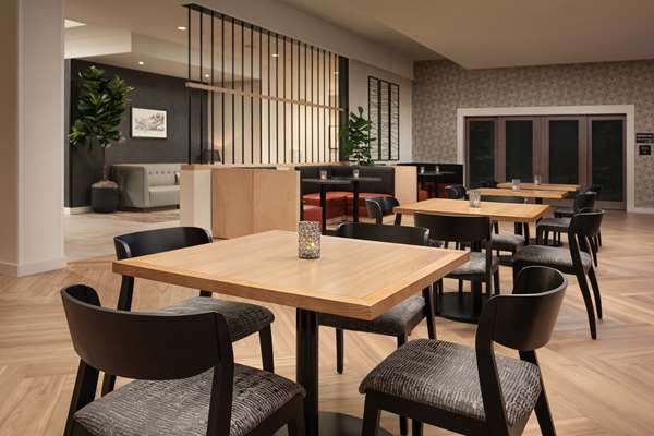 Restaurant - Hampton Inn & Suites Downtown Huntsville