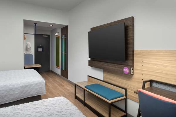  - Tru by Hilton Hotel West Brickell Miami - I-95, Exit 1B