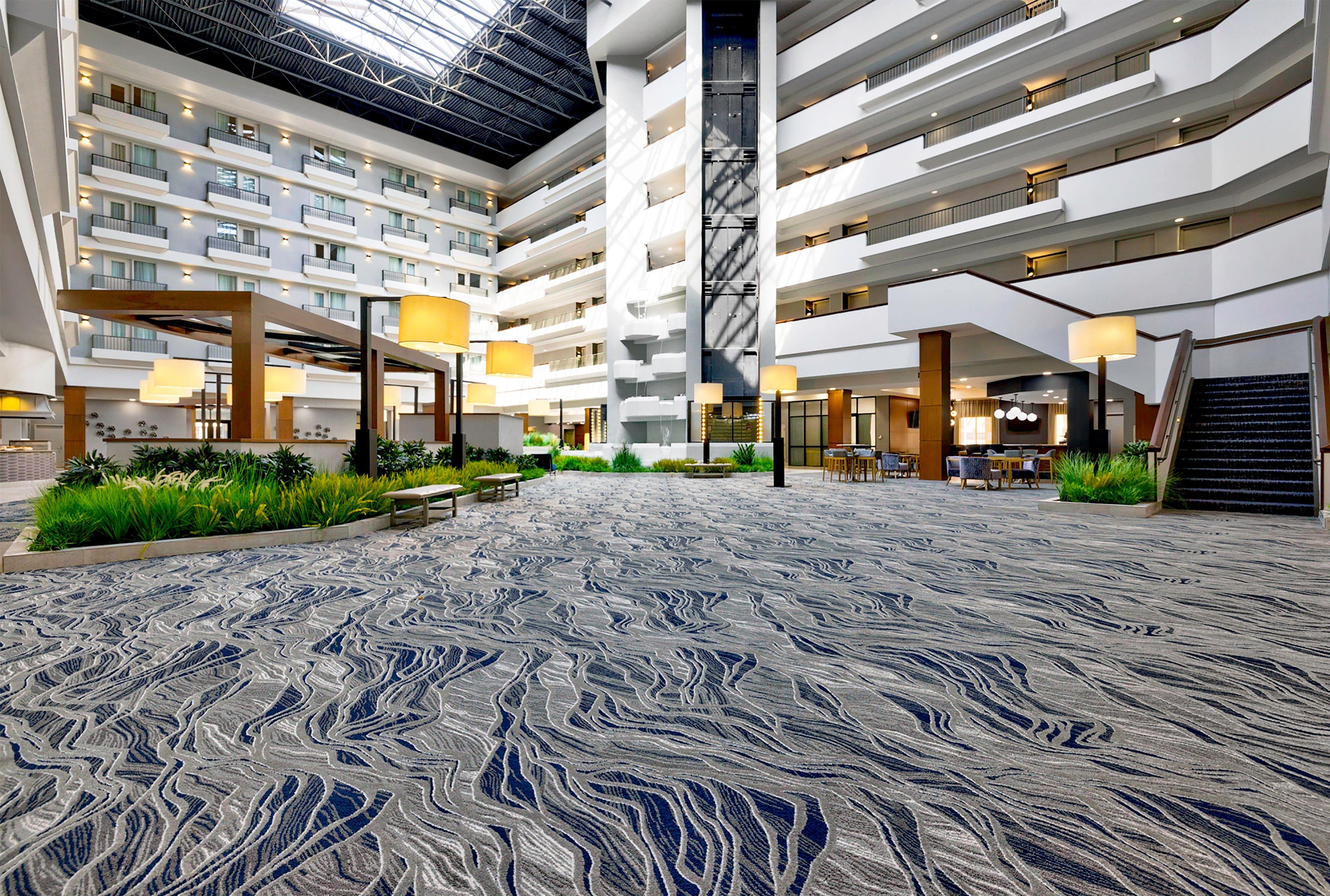 Lobby | DoubleTree by Hilton Davenport