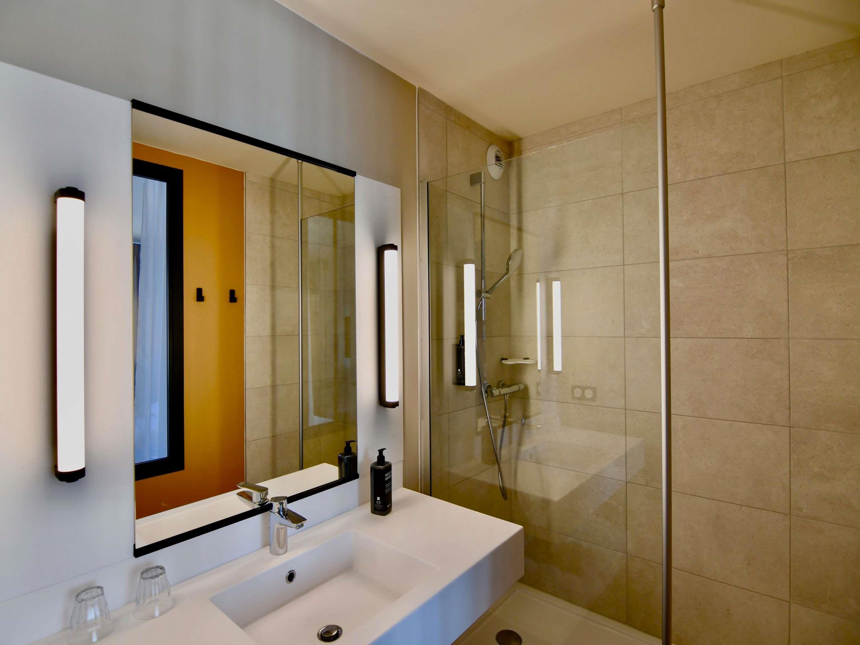 ibis Styles Saint Nazaire Centre Gare Room Type - Duplex room with a view, double bed and single bed