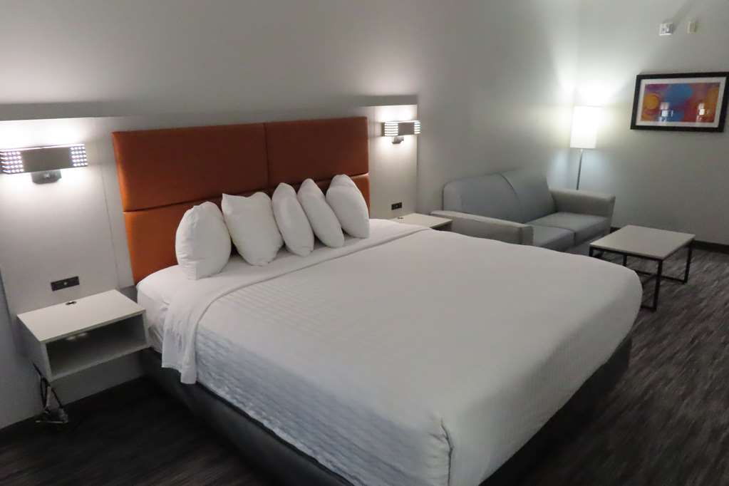 Best Western Heritage Inn & Suites-guestroom-Guest Room,Suite,On-Site.jpg