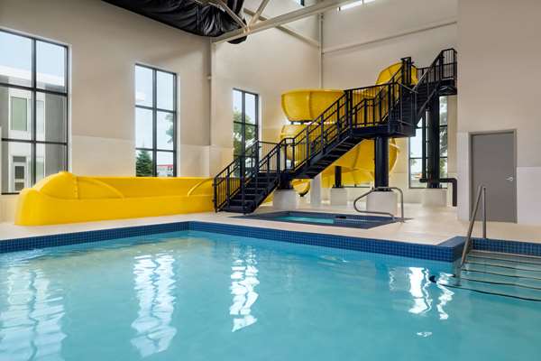 Pool - Microtel Inn & Suites by Wyndham Dorval