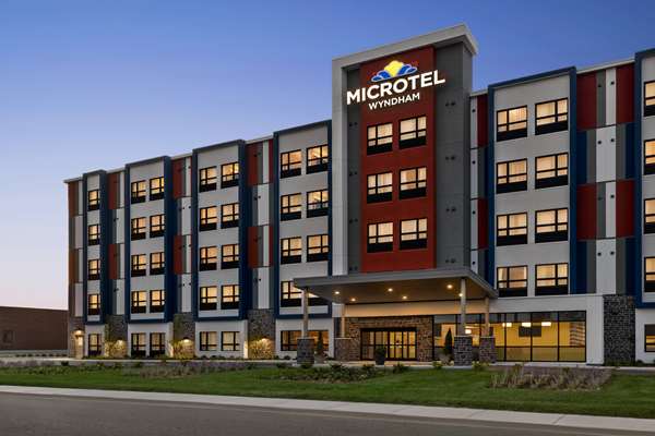 Exterior view - Microtel Inn & Suites by Wyndham Dorval