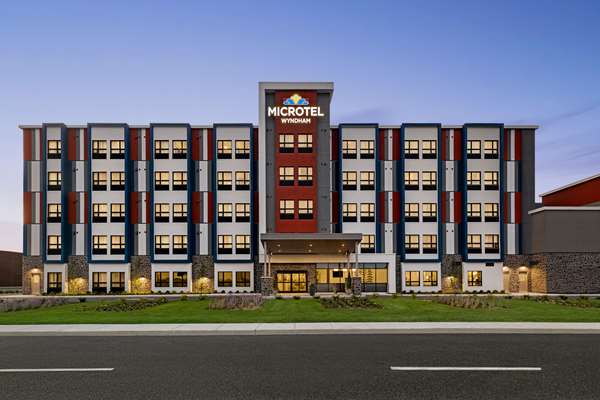 Exterior view - Microtel Inn & Suites by Wyndham Dorval