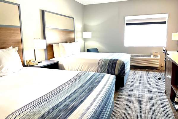 2 Queen Beds, Exterior Room, Non-Smoking