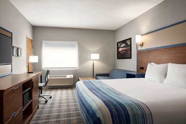 1 King Bed, Near Elevator, Non-Smoking