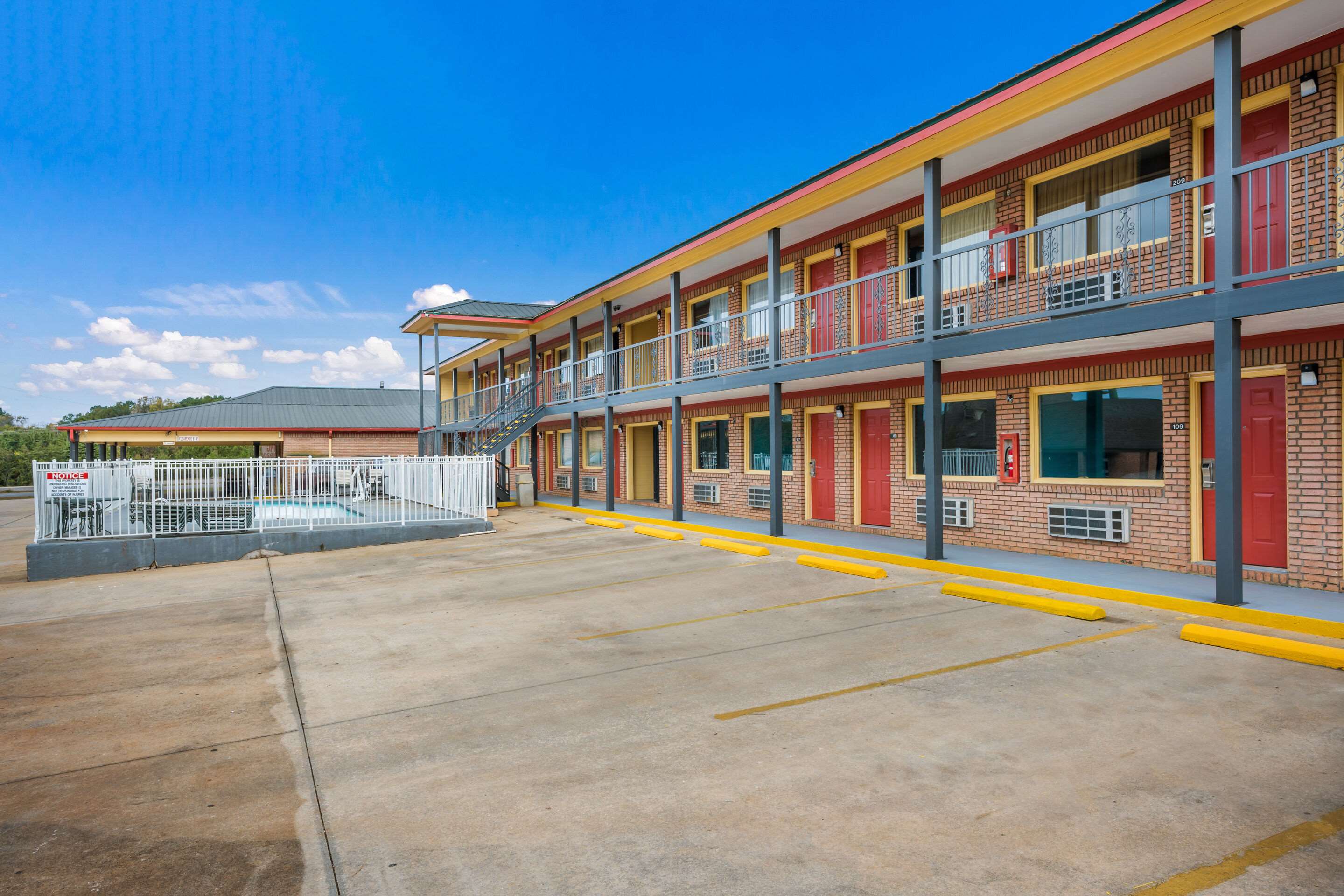 Hotel exterior | Econo Lodge
