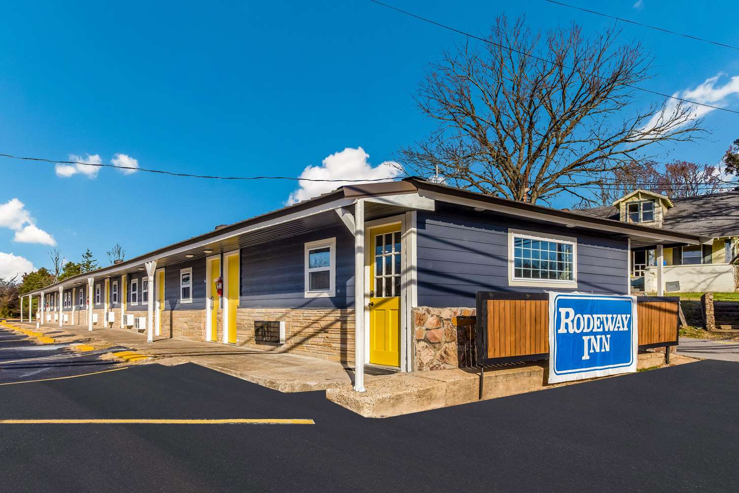 Rodeway Inn South Berryville, AR See Discounts