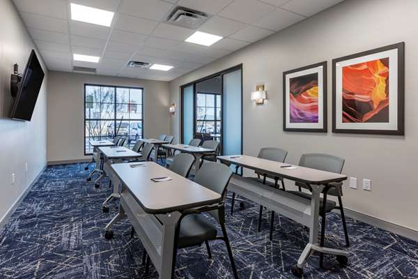  - Comfort Suites Talking Stick District Scottsdale